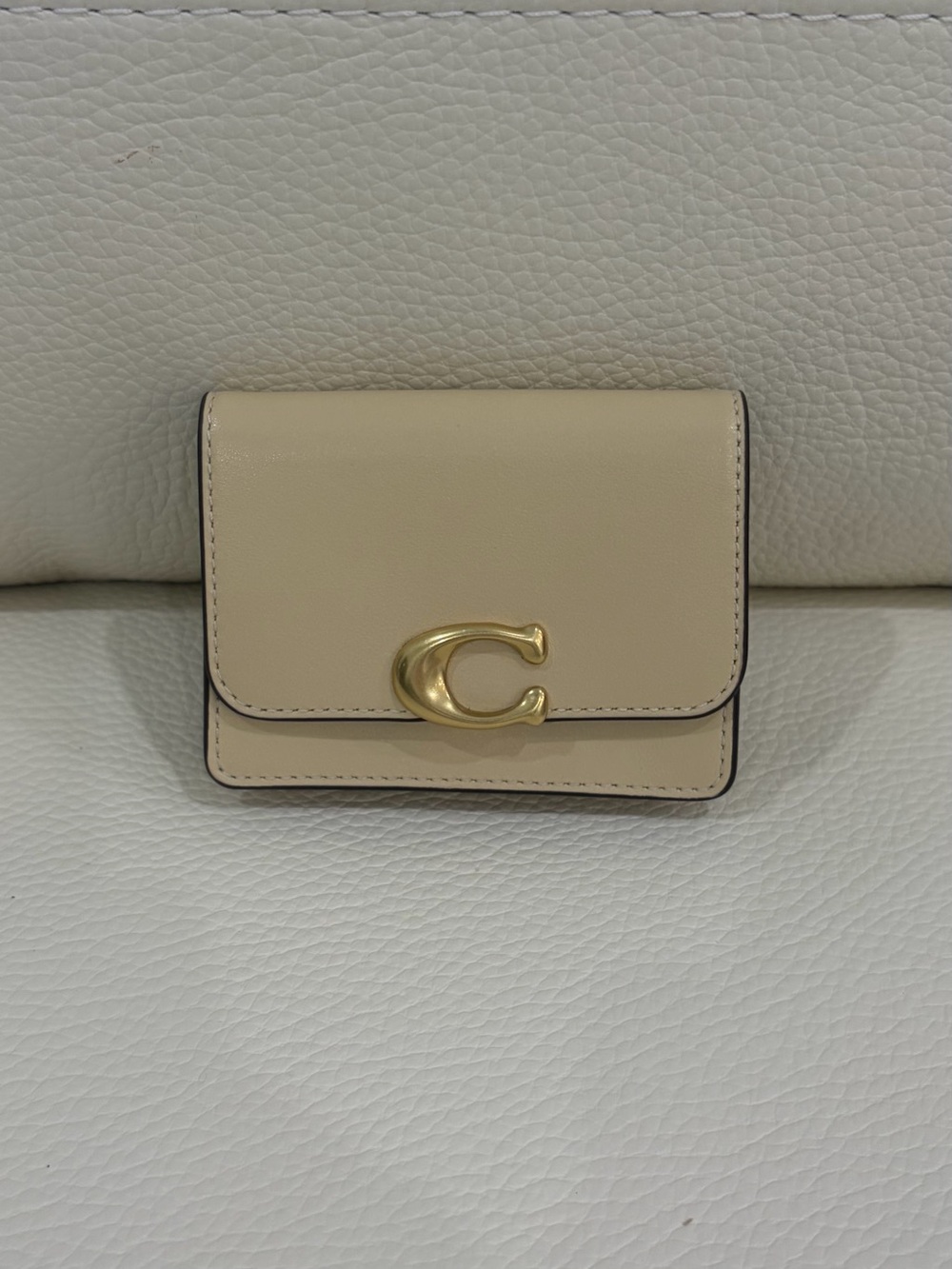Coach moonlight pale yellow Bandit card case wallet